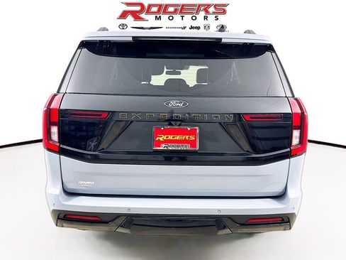 Used 2025 Ford Expedition Tremor AWD/4WD image 12
