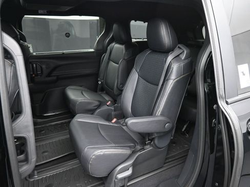 New 2026 Toyota Sienna XLE Woodland Edition image 21