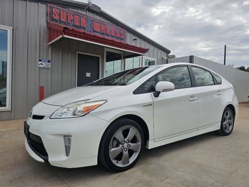 Used 2015 Toyota Prius Persona Series FWD image 1