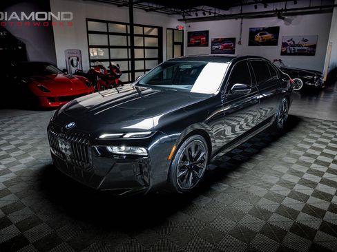 Used 2023 BMW i7 xDrive60 image 3