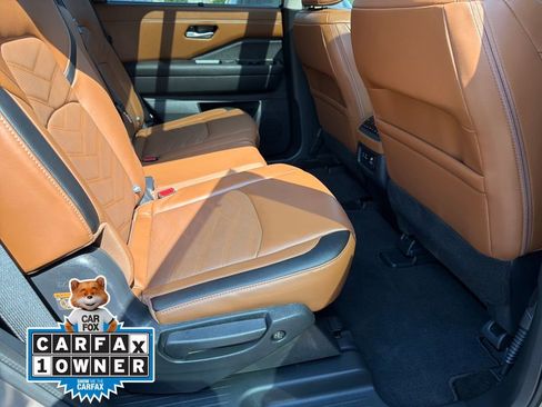 Used 2024 Nissan Pathfinder Platinum w/ Cargo Package image 37