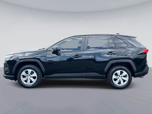 Used 2023 Toyota RAV4 LE FWD image 7