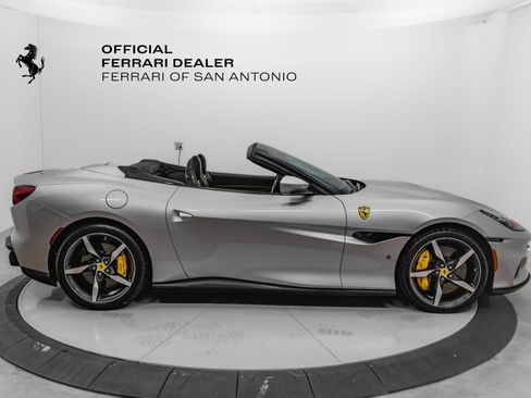 Certified 2023 Ferrari Portofino M image 9