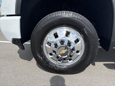 New 2026 Chevrolet Silverado 3500 High Country w/ High Country Premium Package AWD/4WD image 9