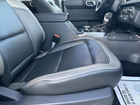 New 2025 Ford Bronco Outer Banks image 13