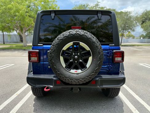 Used 2018 Jeep Wrangler Unlimited Rubicon w/ Cold Weather Group AWD/4WD image 5