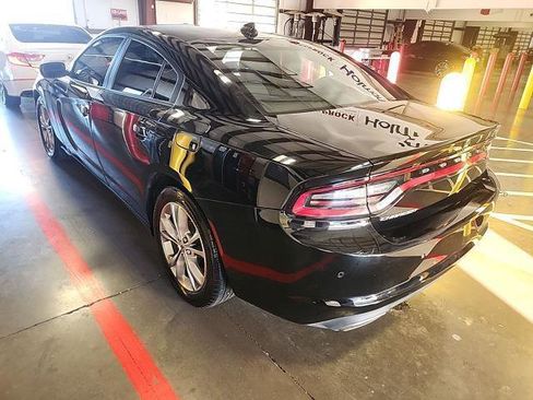 Used 2022 Dodge Charger SXT image 3