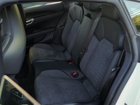 Used 2022 Audi e-tron GT Premium Plus image 23