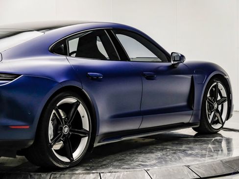 Used 2020 Porsche Taycan Turbo image 16