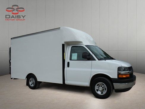 Used 2019 Chevrolet Express 3500 w/ Power Convenience Package RWD image 3