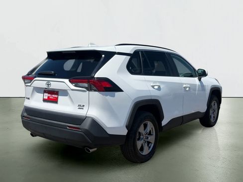 Used 2025 Toyota RAV4 XLE AWD/4WD image 4