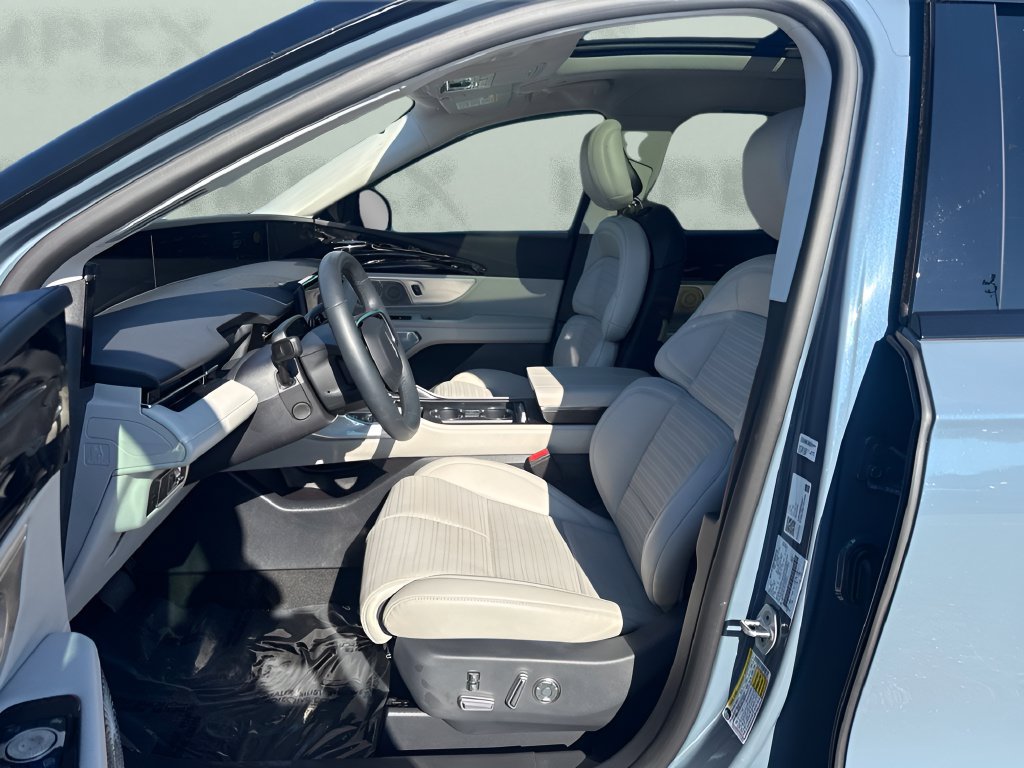 Used 2026 Lincoln Nautilus Reserve AWD/4WD image 9