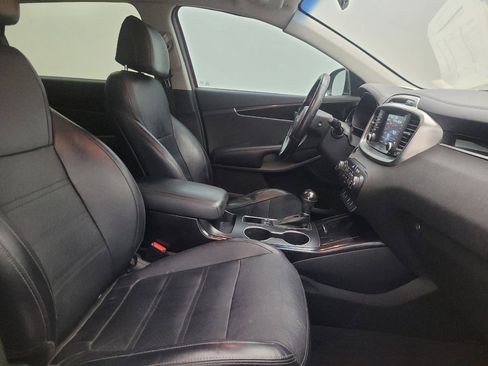 Used 2017 Kia Sorento EX image 21