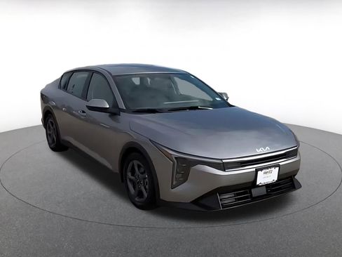Used 2025 Kia K4 LXS image 3