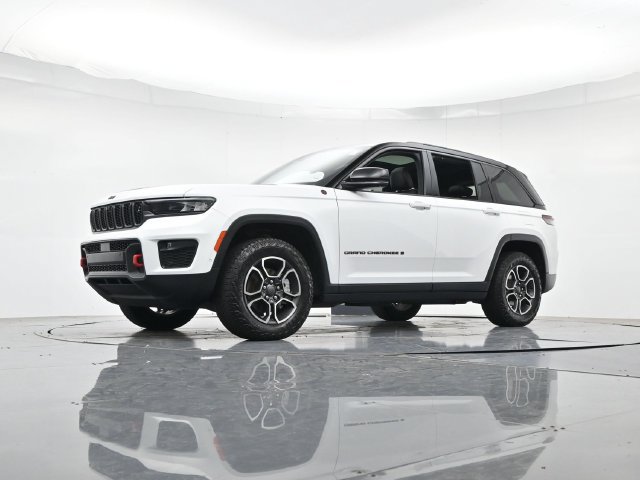 Used 2022 Jeep Grand Cherokee Trailhawk w/ ADV Protech Group II AWD/4WD image 39