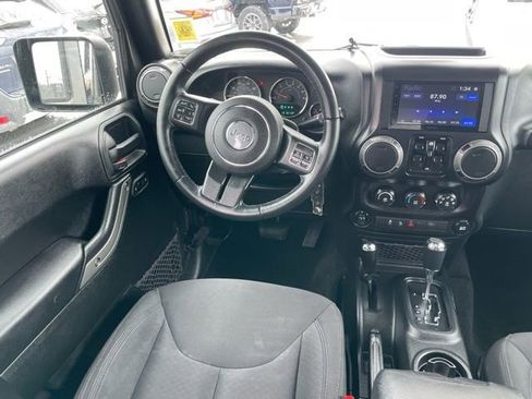 Used 2018 Jeep Wrangler Unlimited Sport image 9