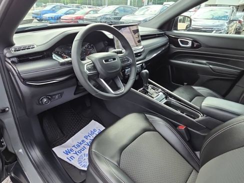 Used 2023 Jeep Compass Latitude w/ Convenience Group AWD/4WD image 25