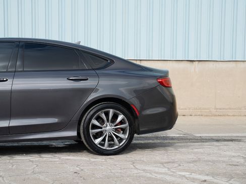 Used 2016 Chrysler 200 S w/ Comfort Group image 8