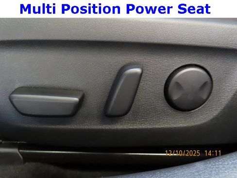 Used 2025 MAZDA MAZDA3 s image 20