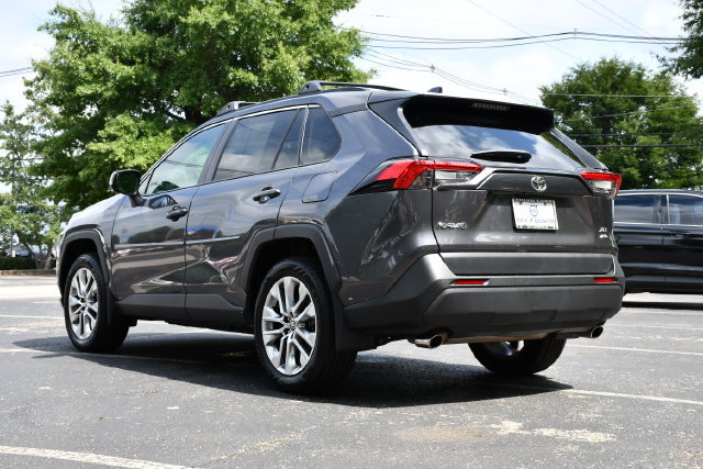 Used 2022 Toyota RAV4 XLE Premium AWD/4WD image 5