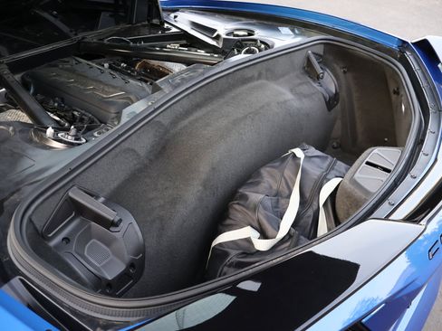 Used 2023 Chevrolet Corvette Stingray Premium Cpe w/ Z51 Performance Package RWD image 30