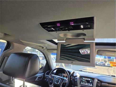 Used 2017 GMC Yukon Denali image 29