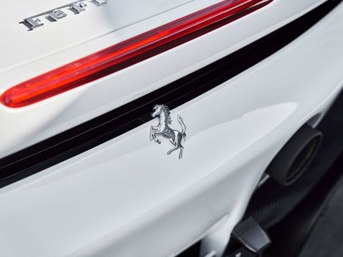 Used 2025 Ferrari SF90 Spider image 13