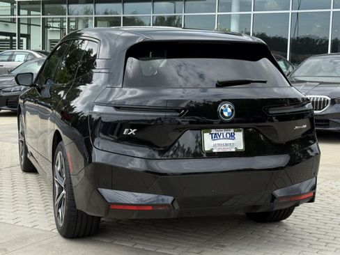 Certified 2024 BMW iX xDrive50 w/ Sport Package AWD/4WD image 4