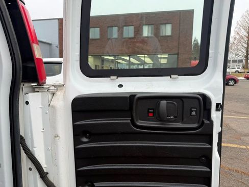 Used 2013 Chevrolet Express 1500 AWD image 19