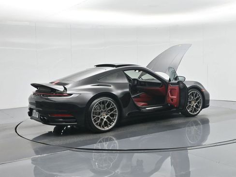 Used 2023 Porsche 911 Carrera image 4