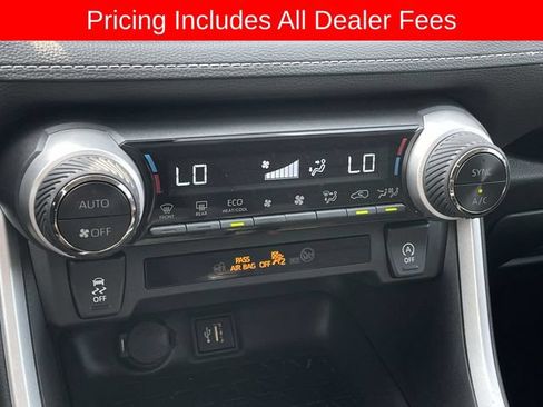 Used 2024 Toyota RAV4 XLE AWD/4WD image 27