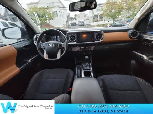 Used 2017 Toyota Tacoma SR5 image 8