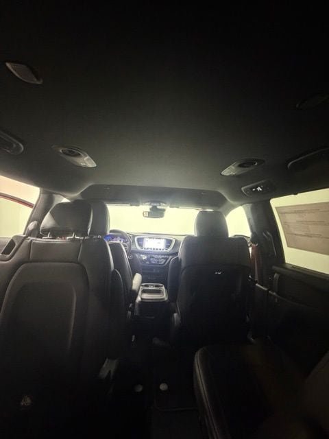 New 2027 Chrysler Pacifica Select AWD/4WD image 28