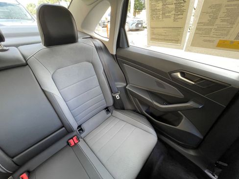 Used 2025 Volkswagen Jetta SE image 38