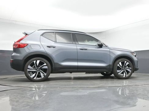 Used 2023 Volvo XC40 B5 Ultimate w/ Protection Package Premier AWD/4WD image 17