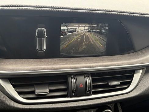 Used 2023 Alfa Romeo Stelvio Ti image 30
