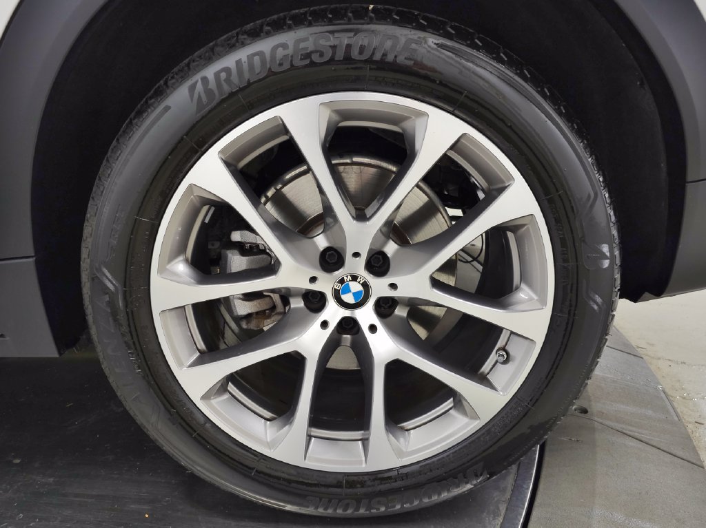 Used 2021 BMW X6 xDrive40i AWD/4WD image 13