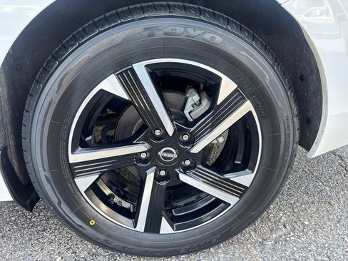 Used 2025 Nissan Sentra SV FWD image 35