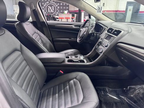 Used 2018 Ford Fusion SE AWD/4WD image 42