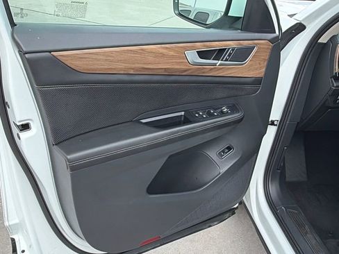 Used 2025 Volkswagen Atlas SE image 9