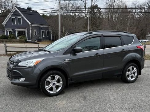 Used 2016 Ford Escape SE w/ Equipment Group 201A image 1