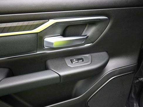 New 2026 RAM 1500 4x4 Crew Cab image 33