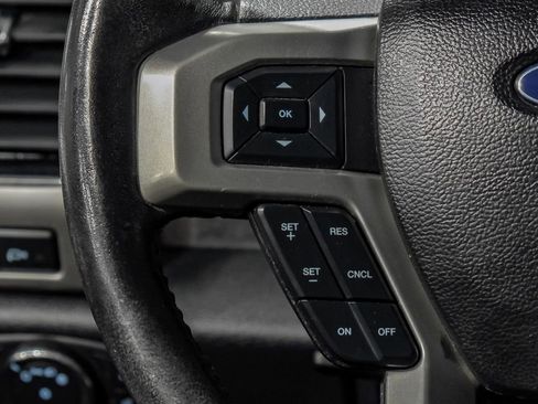 Used 2020 Ford F250 Lariat w/ Lariat Value Package AWD/4WD image 16
