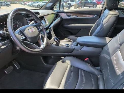 Certified 2023 Cadillac XT6 Sport w/ Platinum Package AWD/4WD image 18