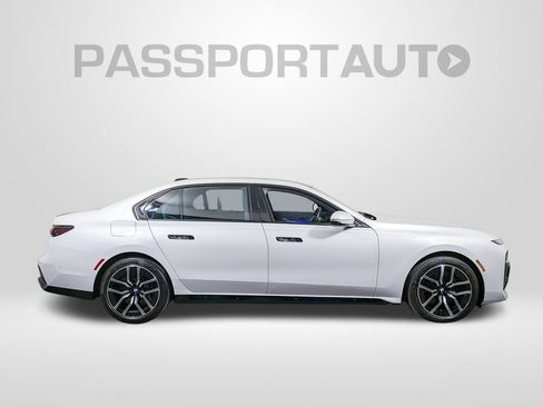Certified 2024 BMW 760i xDrive AWD/4WD image 8