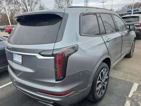 Used 2023 Cadillac XT6 Sport w/ Technology Package image 3