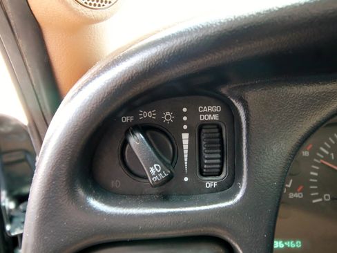 Used 2002 Dodge Ram 2500 Truck SLT image 25