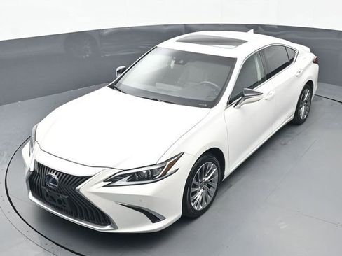 Used 2021 Lexus ES 300h w/ Accessory Package image 43