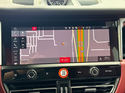 Certified 2026 Porsche Macan S AWD/4WD image 32