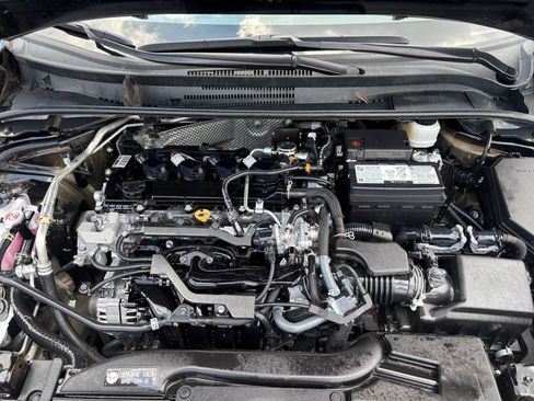 Used 2025 Toyota Corolla LE FWD image 30